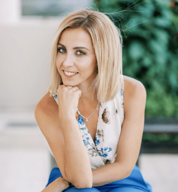 About Us - Greeklist About Us Lili Piraki - Netherland Greeklist